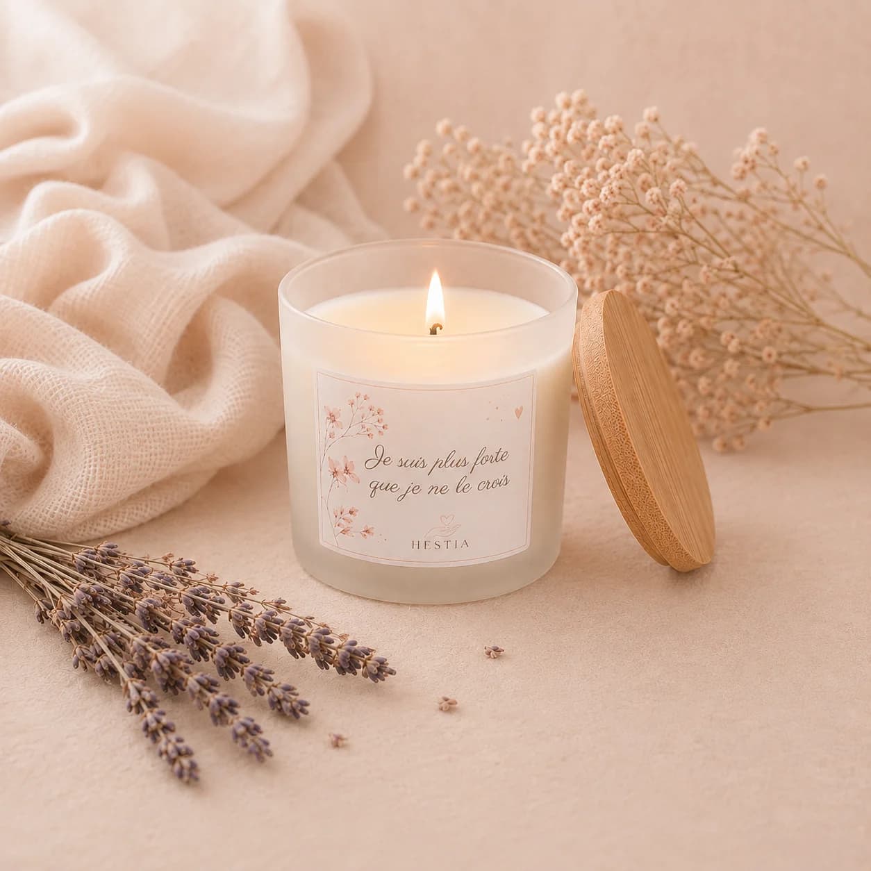 La Bougie Mantra Hestia allumée